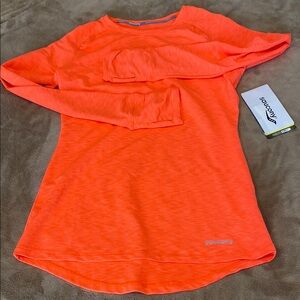 NWT - Saucony Swift running shirt - Size S